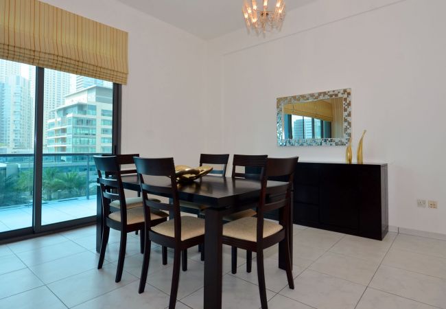 Apartment in Dubai - Spacious 2br with terrace on Marina