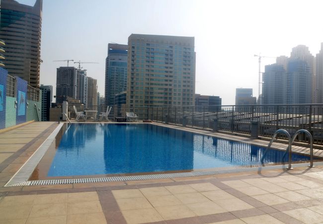 Apartment in Dubai - Spacious 2br with terrace on Marina