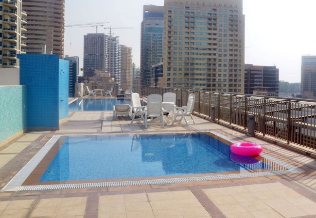 Apartment in Dubai - Spacious 2br with terrace on Marina