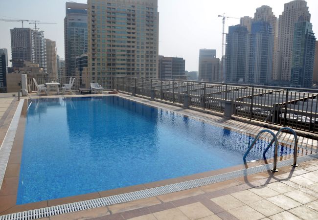 Apartment in Dubai - Spacious 2br with terrace on Marina