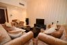 Apartment in Dubai - Spacious 2br with terrace on Marina