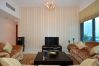 Apartment in Dubai - Spacious 2br with terrace on Marina