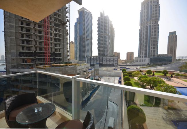 Apartment in Dubai - Pool front 1br apt on the marina