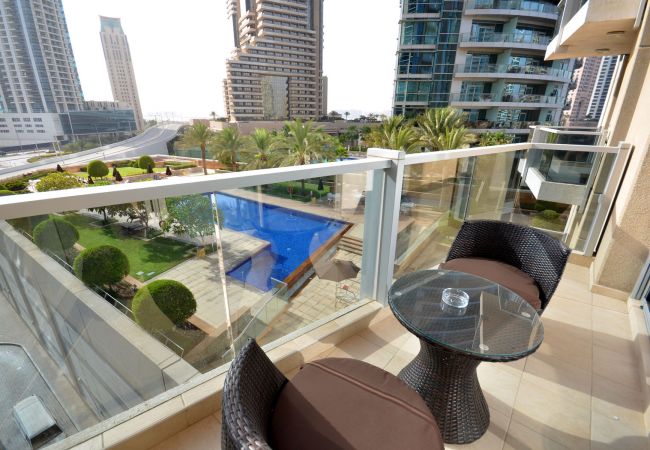  in Dubai - Pool front 1br apt on the marina