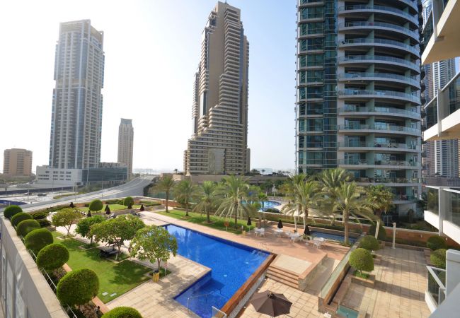 Apartment in Dubai - Pool front 1br apt on the marina