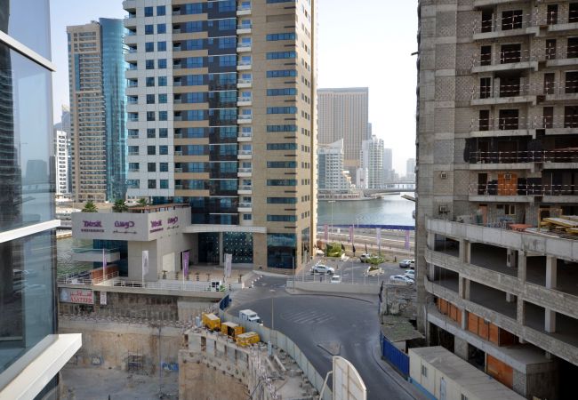 Apartment in Dubai - Pool front 1br apt on the marina