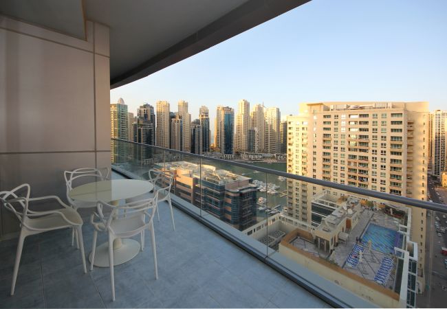 Apartment in Dubai - Luxurious 2 Bedroom At The Waves A