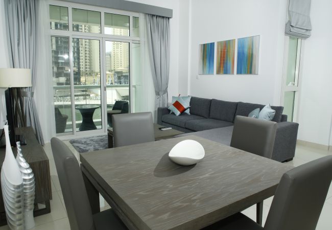 Apartment in Dubai - Live the Marina life on the water