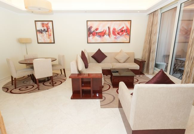Apartment in Dubai - 5 star Residence with private beach on Palm island