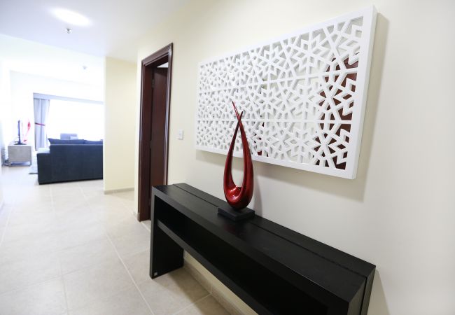 Apartment in Dubai - Luxury 2br apartment on the beach