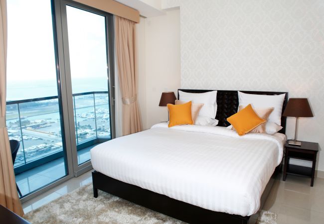 Apartment in Dubai - Open sea views at Dubai Marina 2br