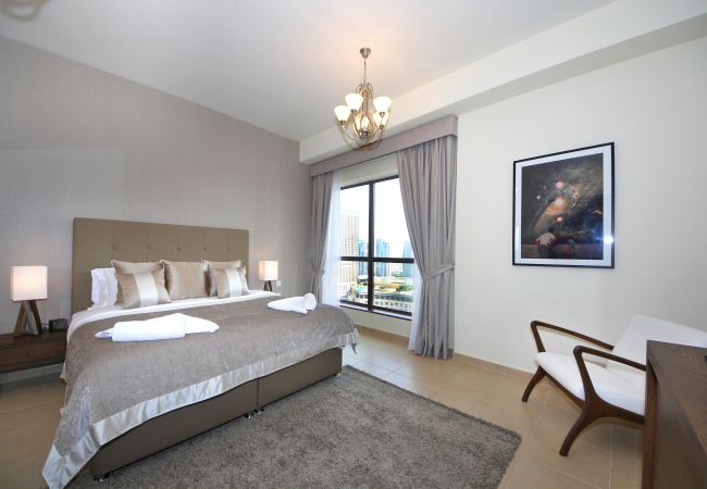 Apartment in Dubai - Full Marina view and right on white sandy beach