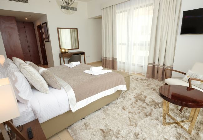 Apartment in Dubai - Incredible Sea View holiday rental 2BR on JBR