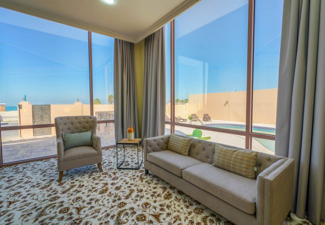 Villa in Dubai - Beachfront Villa - 7 BR + Maids Room on Kite Beach