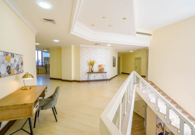 Villa in Dubai - Beachfront Villa - 7 BR + Maids Room on Kite Beach