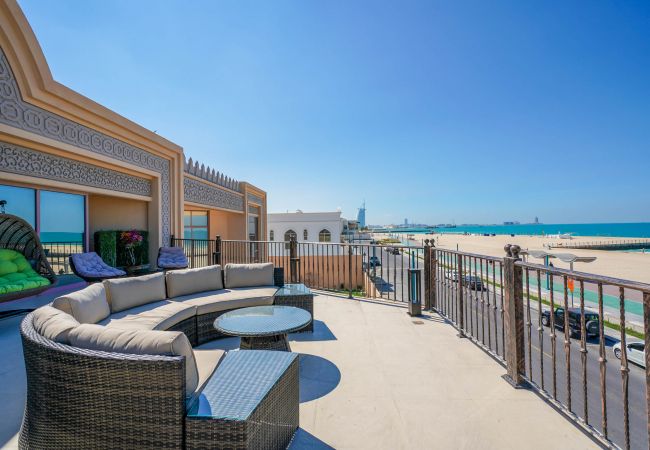 Villa in Dubai - Beachfront Villa - 7 BR + Maids Room on Kite Beach