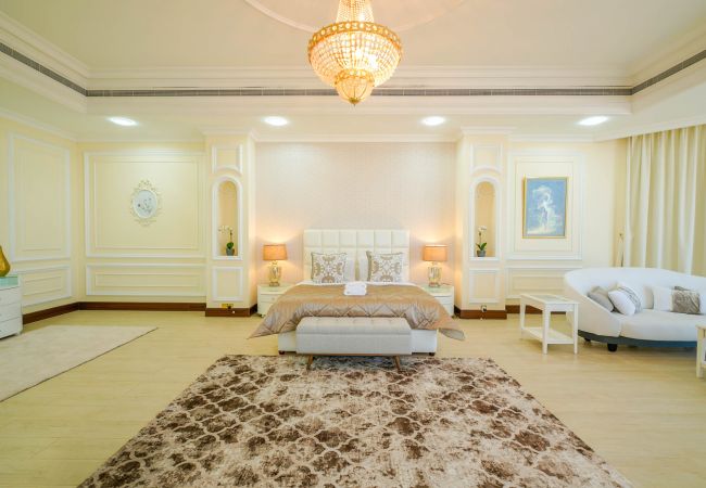 Villa in Dubai - Beachfront Villa - 7 BR + Maids Room on Kite Beach