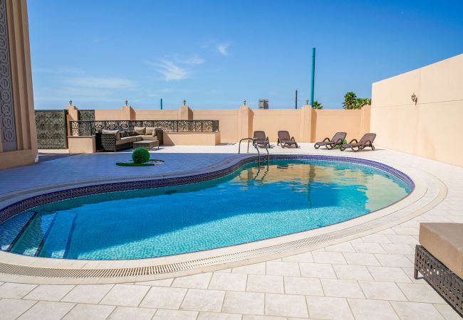 Villa in Dubai - Beachfront Villa - 7 BR + Maids Room on Kite Beach