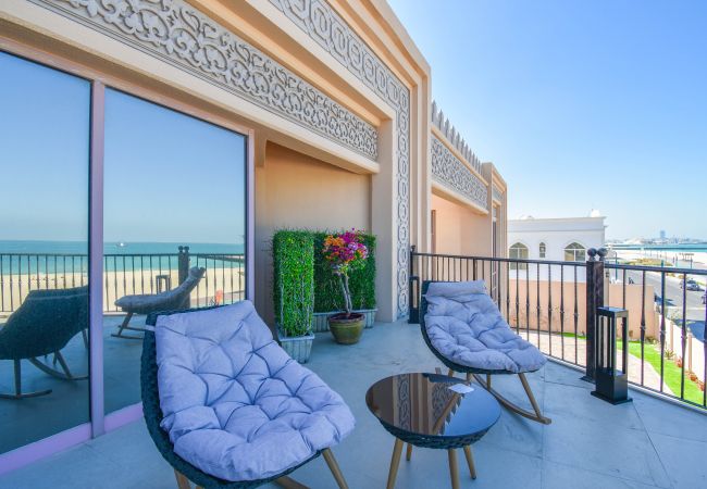 Villa in Dubai - Beachfront Villa - 7 BR + Maids Room on Kite Beach