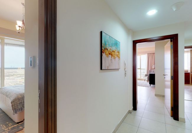 Apartment in Dubai - Large 3 Bedroom Apt. in MBK Tower, Sheikh Zayed road