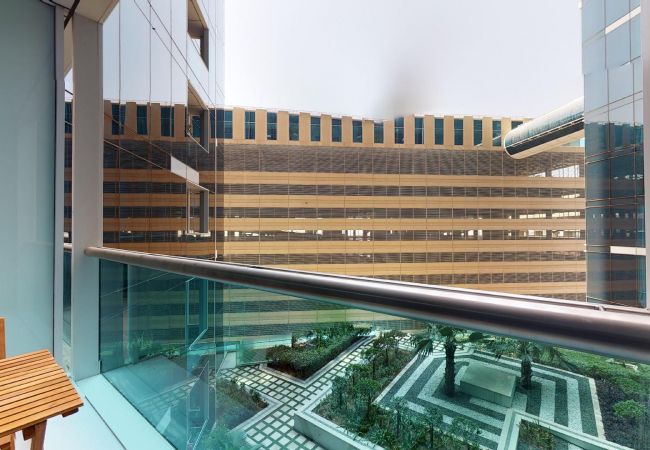 Apartment in Dubai - Sleek & Modern Design 1BR in Burj Al Salam