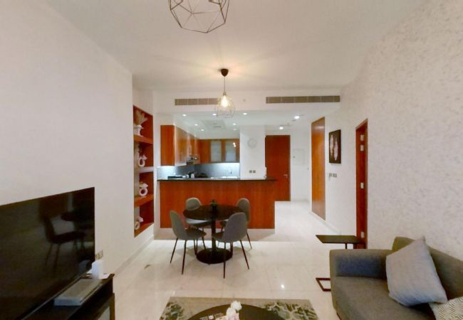 Apartment in Dubai - Cosy 1 Br Apartment with Brand New Furniture in DIFC