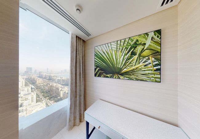 Apartment in Dubai - One Bed Luxury Apartment in Palm Tower