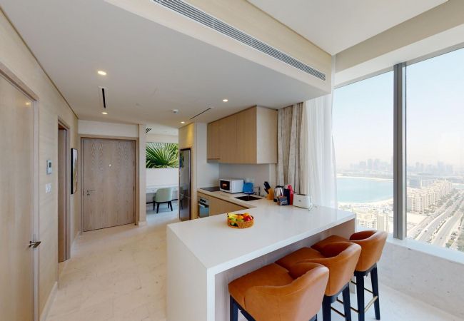 Apartment in Dubai - Enjoy Sea Views from this 1 Bed Apt in Palm