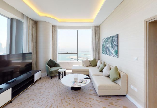 Apartment in Dubai - Enjoy Sea Views from this 1 Bed Apt in Palm