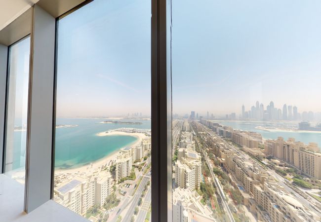 Apartment in Dubai - Enjoy Sea Views from this 1 Bed Apt in Palm