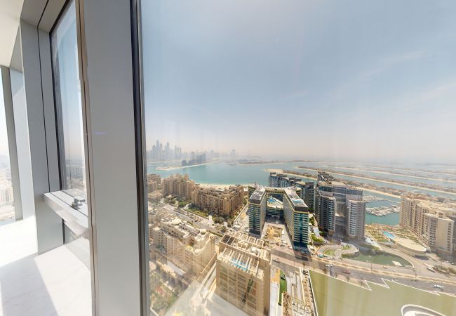 Apartment in Dubai - Enjoy Sea Views from this 1 Bed Apt in Palm