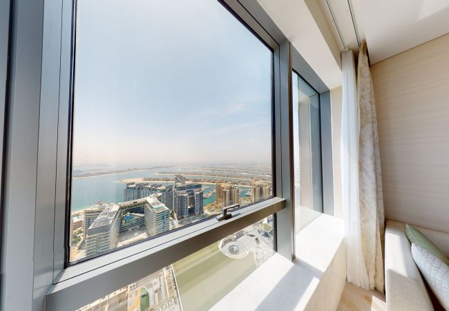 Apartment in Dubai - Enjoy Sea Views from this 1 Bed Apt in Palm