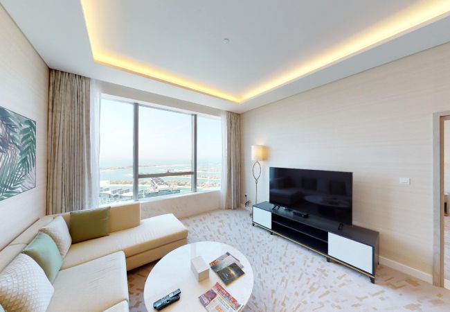 Apartment in Dubai - High Floor with Sea View 1 Bed Apt in Palm 