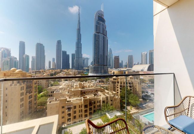 Apartment in Dubai - Immaculate 2BR w/ Burj Khalifa & Fountain Views 