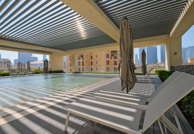 Apartment in Dubai - Immaculate 2BR w/ Burj Khalifa & Fountain Views 