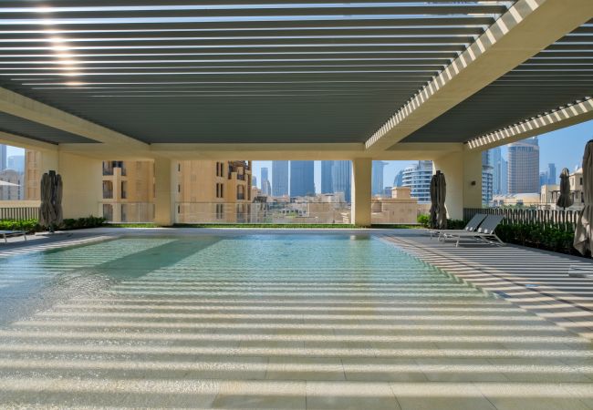 Apartment in Dubai - Immaculate 2BR w/ Burj Khalifa & Fountain Views 