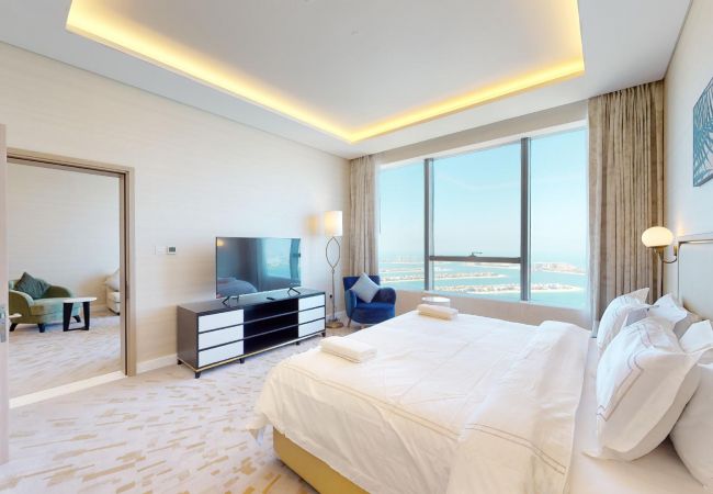 Apartment in Dubai - Indulge in High-End Living with a Beautifully Designed 1 Bedroom Apartment in The Palm Tower