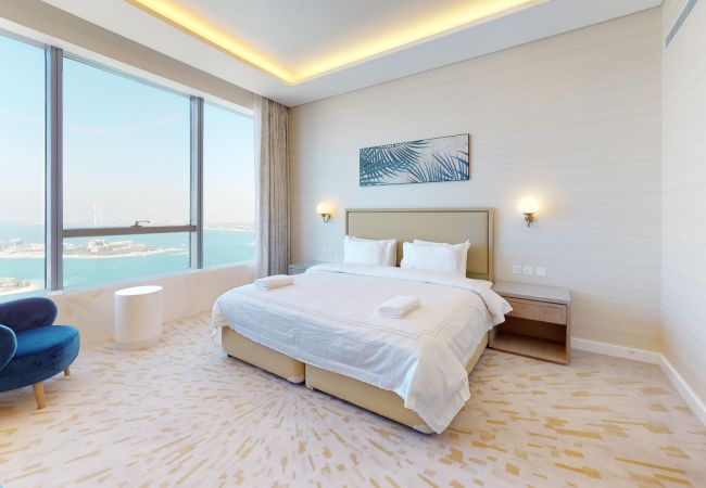 Apartment in Dubai - Indulge in High-End Living with a Beautifully Designed 1 Bedroom Apartment in The Palm Tower