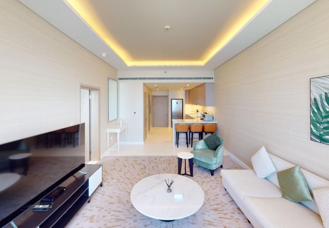Apartment in Dubai - Indulge in High-End Living with a Beautifully Designed 1 Bedroom Apartment in The Palm Tower