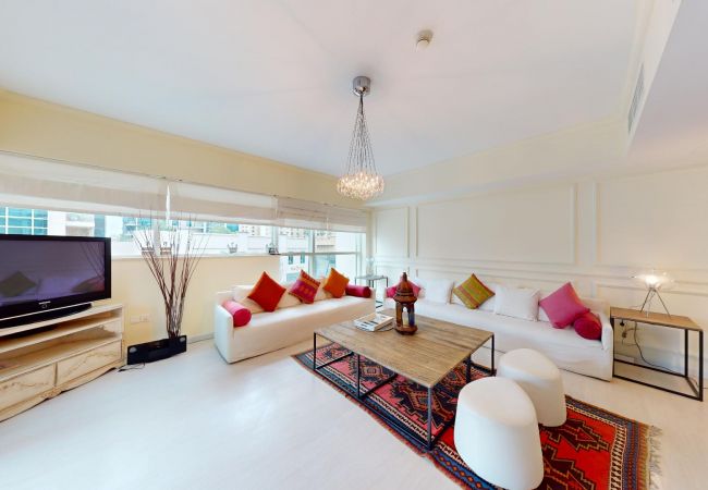 Villa in Dubai - Stunning 2-Bedroom Duplex Villa  with Waterfront Views in Marina