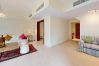 Villa in Dubai - Stunning 2-Bedroom Duplex Villa  with Waterfront Views in Marina